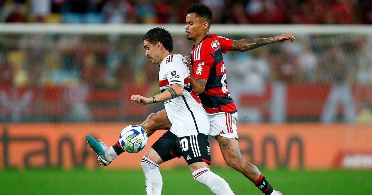 Flamengo empató al último ante Sao Paulo y no se despega en el Brasileirao