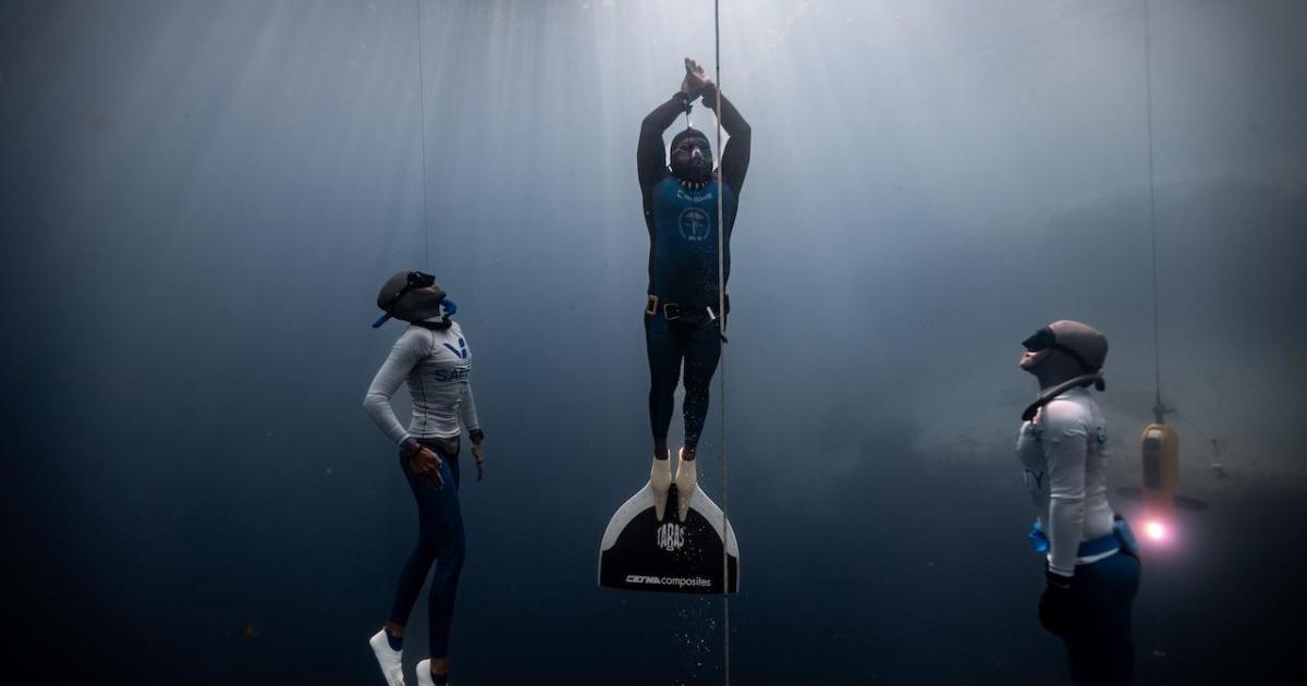 Juan Valdivia logró nuevo récord nacional de buceo en apnea en Bahamas