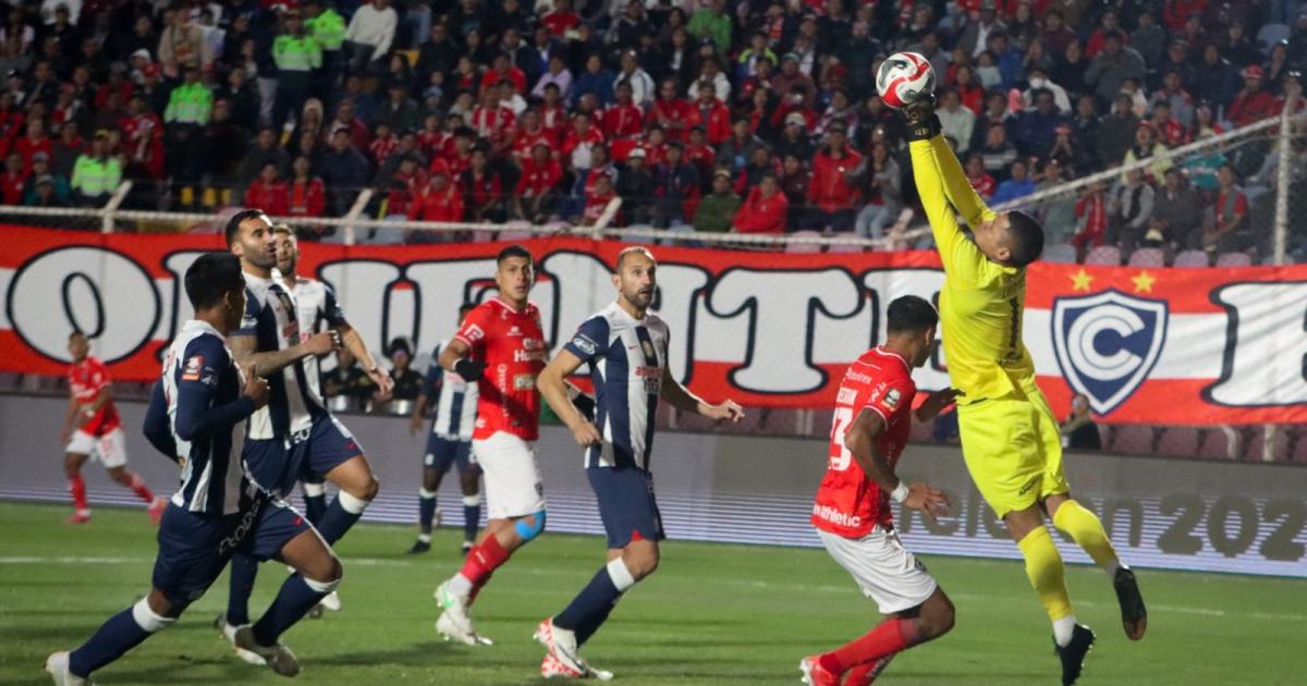 (FOTO) ¡No se hicieron nada en el Cusco! Alianza Lima igualó con Cienciano