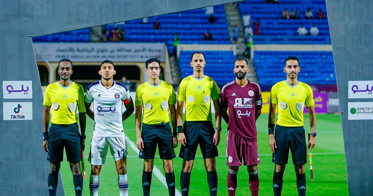 (VIDEO) ¡La picó! 'Canchita' Gonzales anotó golazo con Al-Adalah