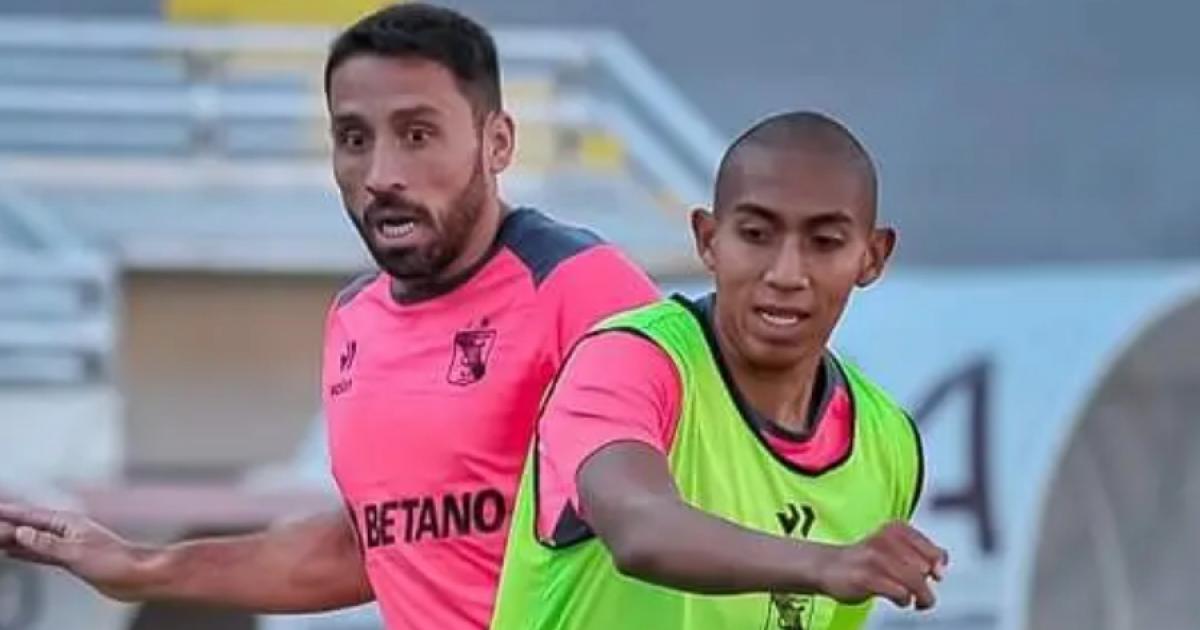 Ayqque: "El profesor Marco Valencia me decía que debía tener paciencia y se dio el debut"