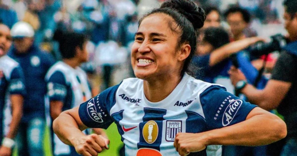 Sandy Dorador fue incluida en la convocatoria de Alianza Lima para la final del futbol femenino