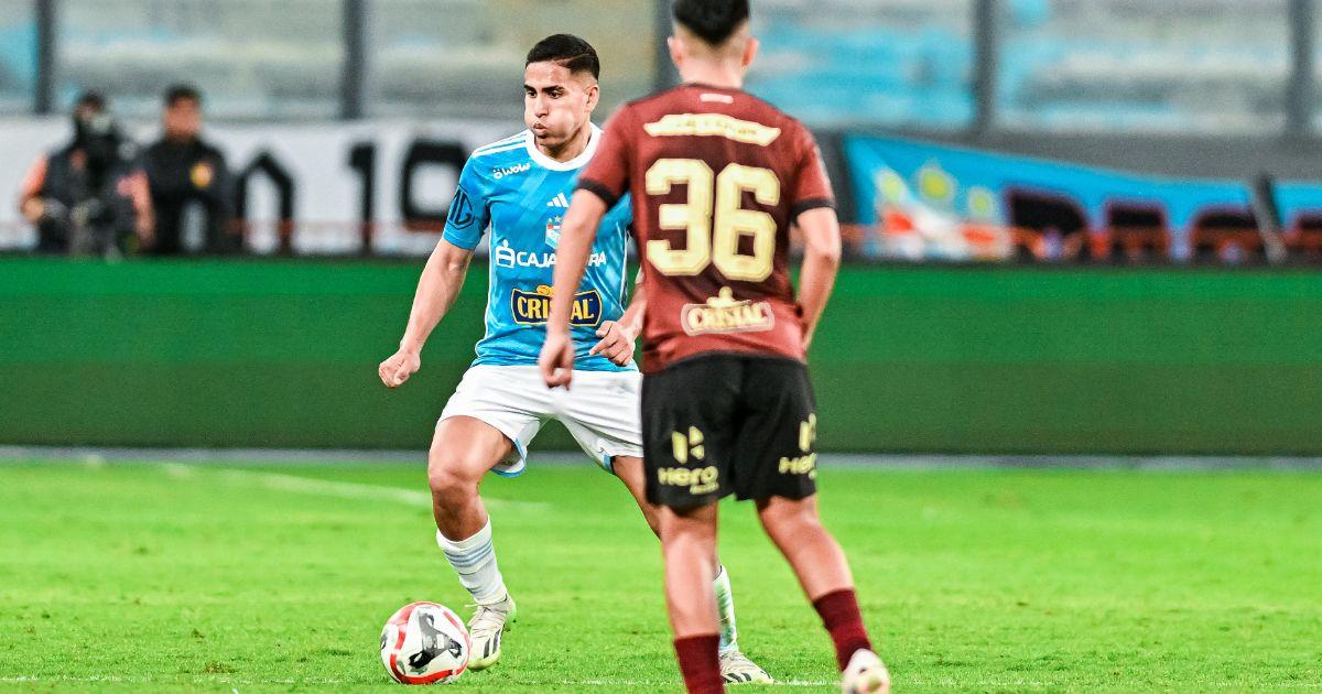 (FOTOS) Cristal y Universitario empataron sin goles en el estadio Nacional