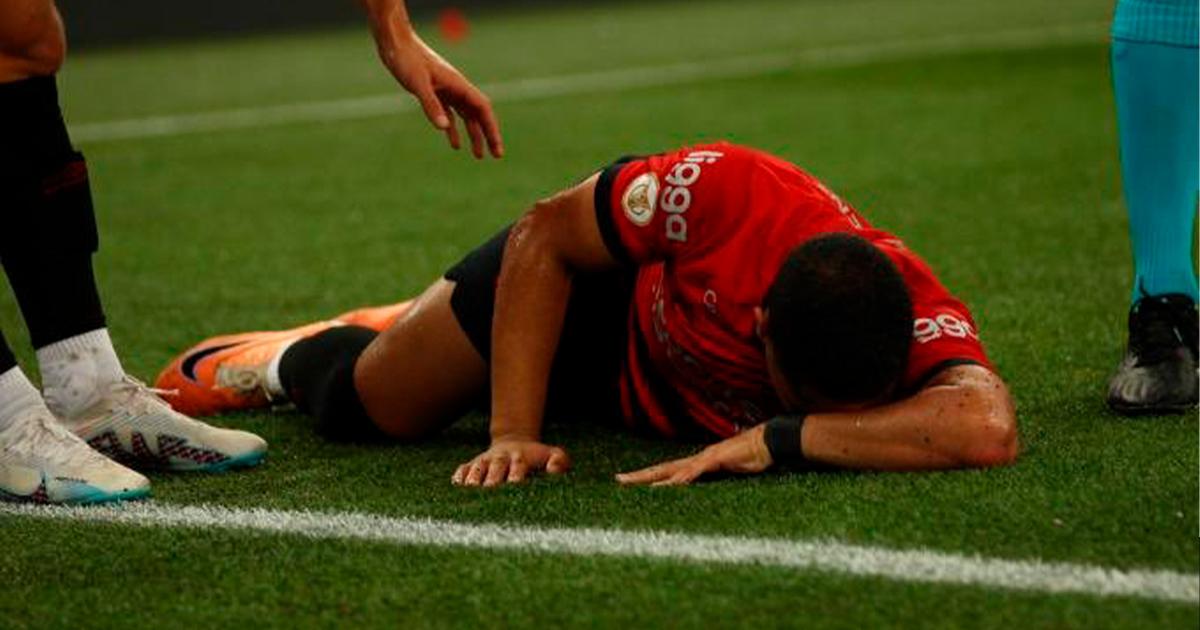 Vitor Roque se rompió los ligamentos del tobillo y no tiene fecha de retorno