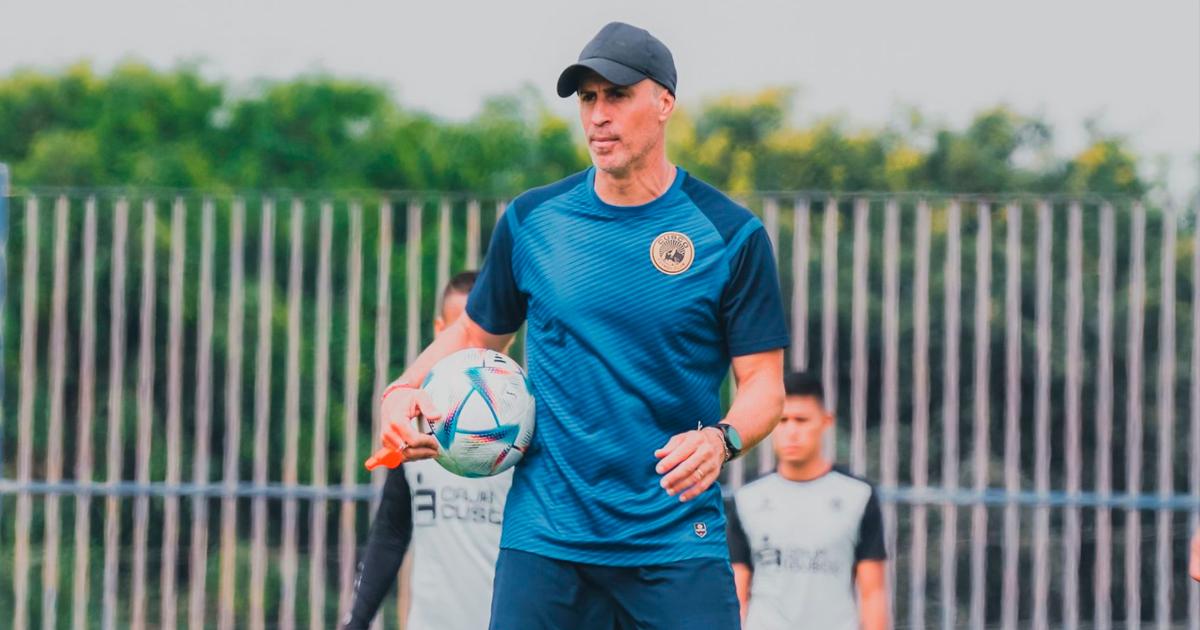 ¡Se pone el buzo del 'Cardenal'! Pablo Peirano será nuevo DT de Santa Fe