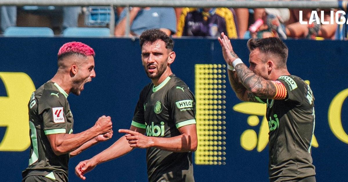 Girona derrotó por 1-0 a Cádiz y se coloca entre los líderes del fútbol español