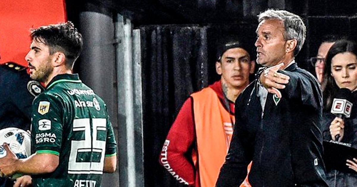 Lavallén dejó de ser el técnico de Sarmiento de Junín