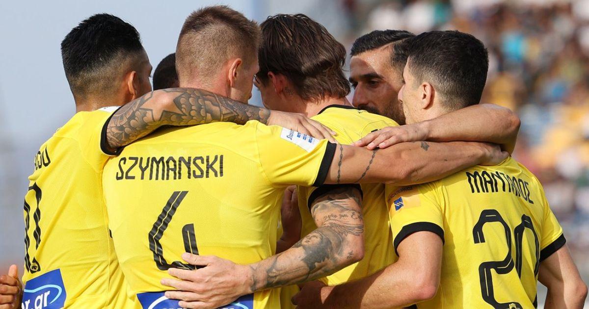 AEK goleó con Callens de titular
