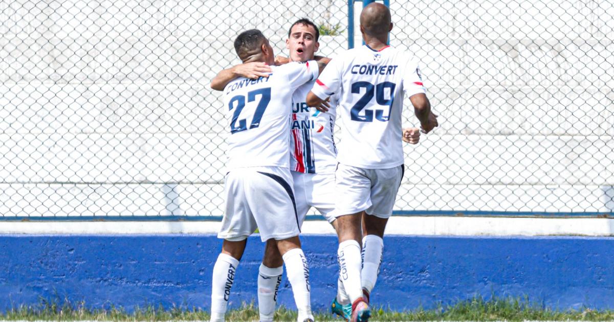 La U. San Martín derrotó por 1-0 a Llacuabamba por la ida de los cuartos de final de la Liga 2