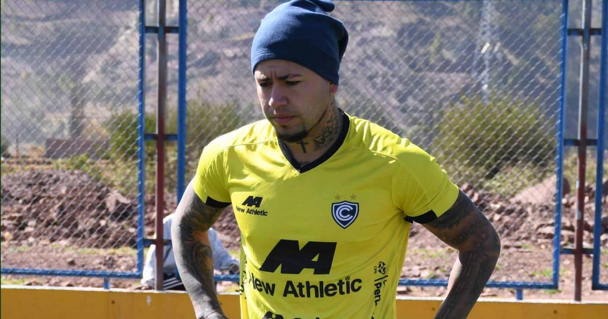Paolo Fuentes seguirá en Cienciano