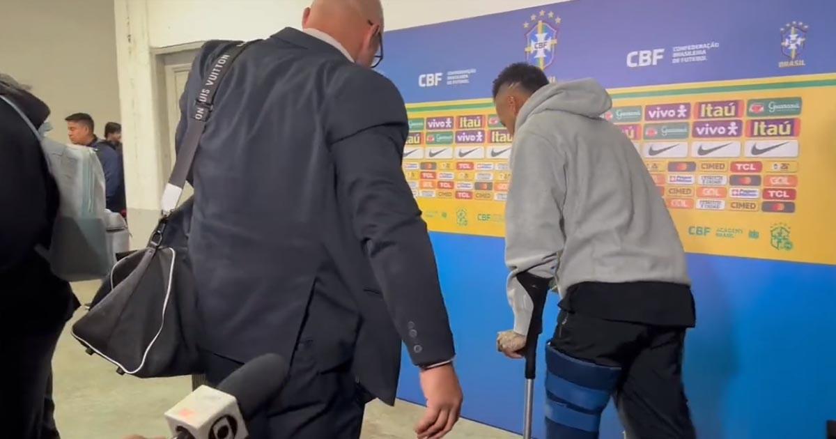 Neymar Jr. dejó el Centenario en muletas