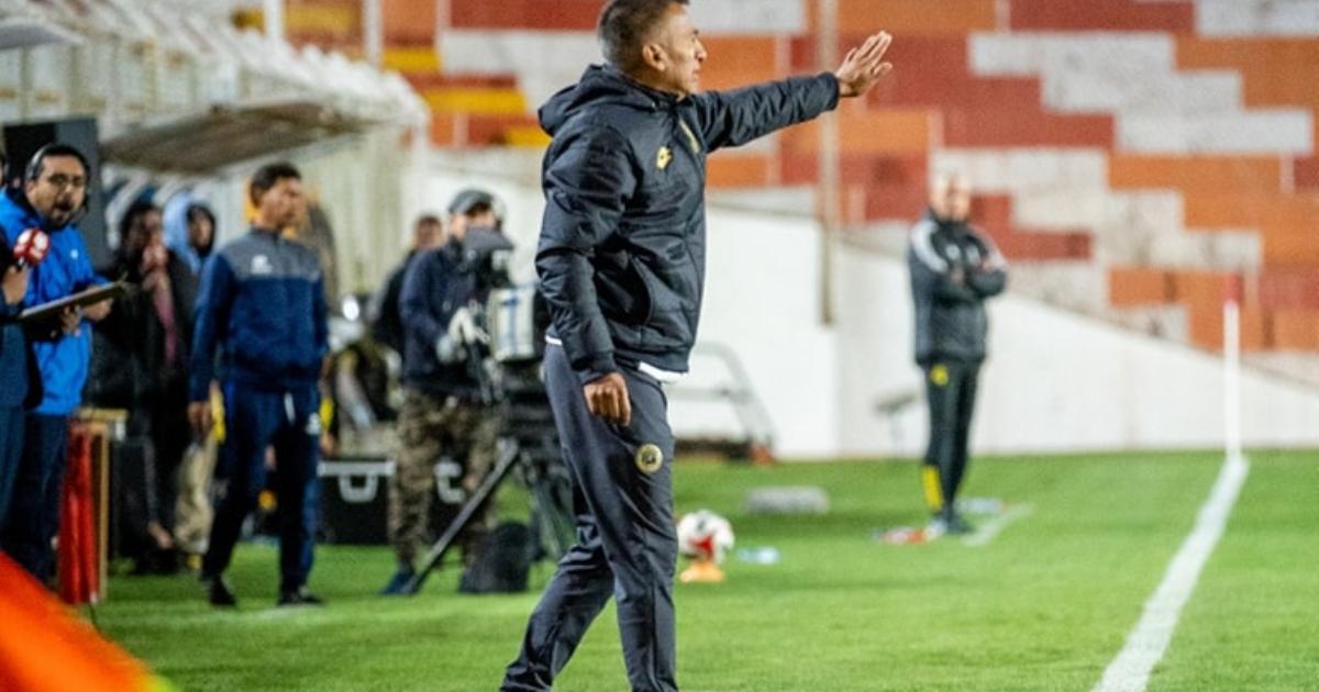 Flores: "Daremos la vida para obtener la victoria ante la 'U' y seguir soñando con la Sudamericana"