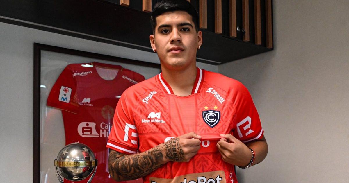 Aguilar: "Estoy feliz de vestir la camiseta del Cienciano"