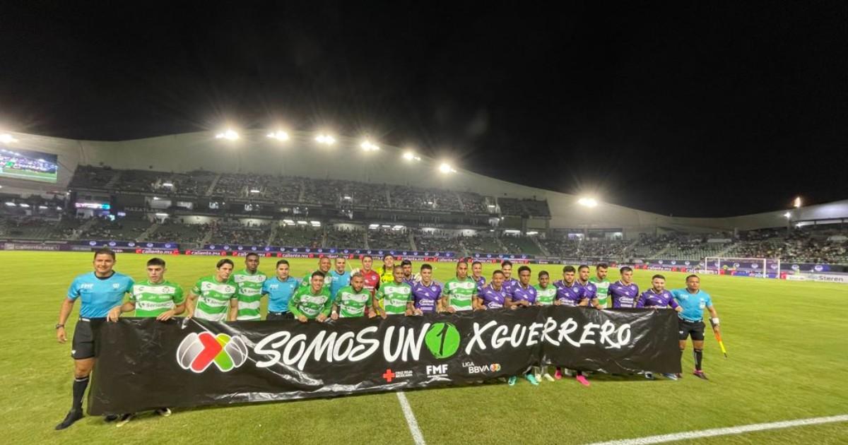 Aquino fue expulsado en derrota de Santos Laguna