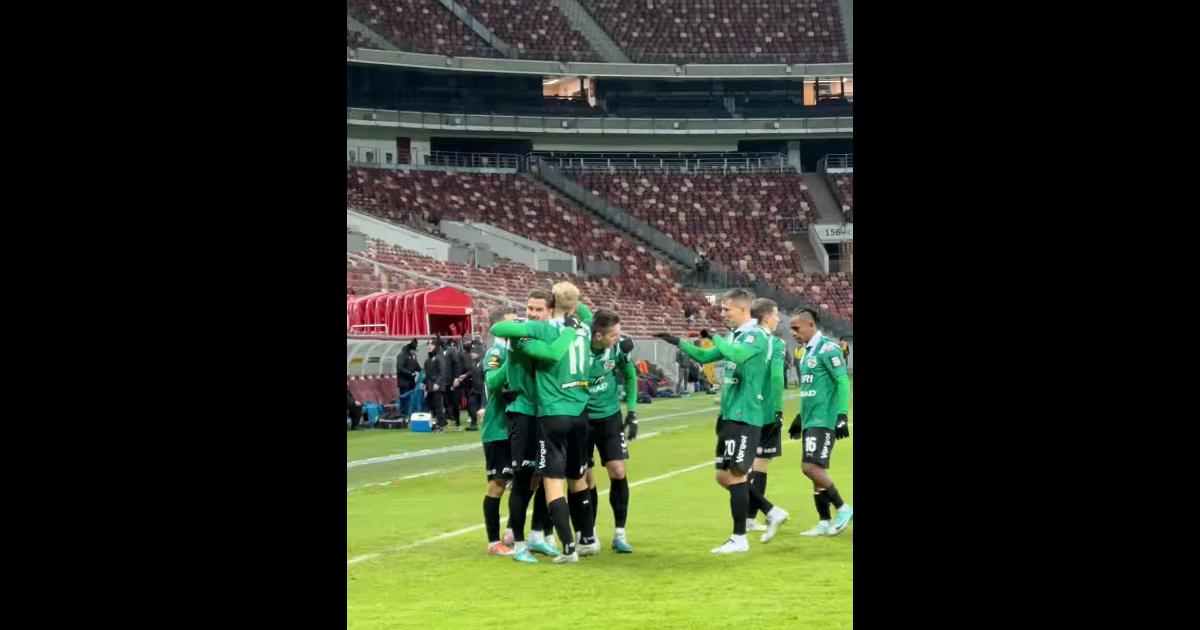 Reyna tuvo minutos en empate del Torpedo Moscú