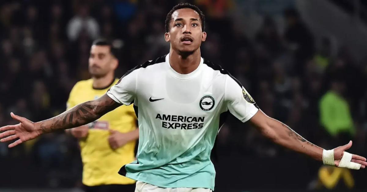 Sin Callens, AEK Atenas cayó por 1-0 con Brighton por la Europa League