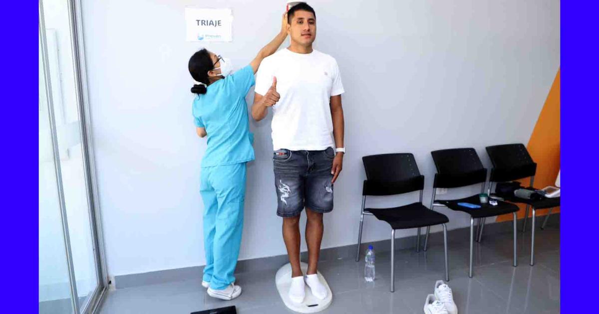 (FOTOS) ¡Puso primera! Plantel de U. César Vallejo pasó exámenes médicos