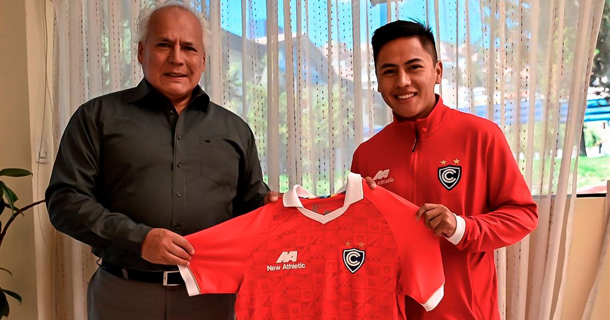Cienciano oficializó la llegada de Alexander Lecaros