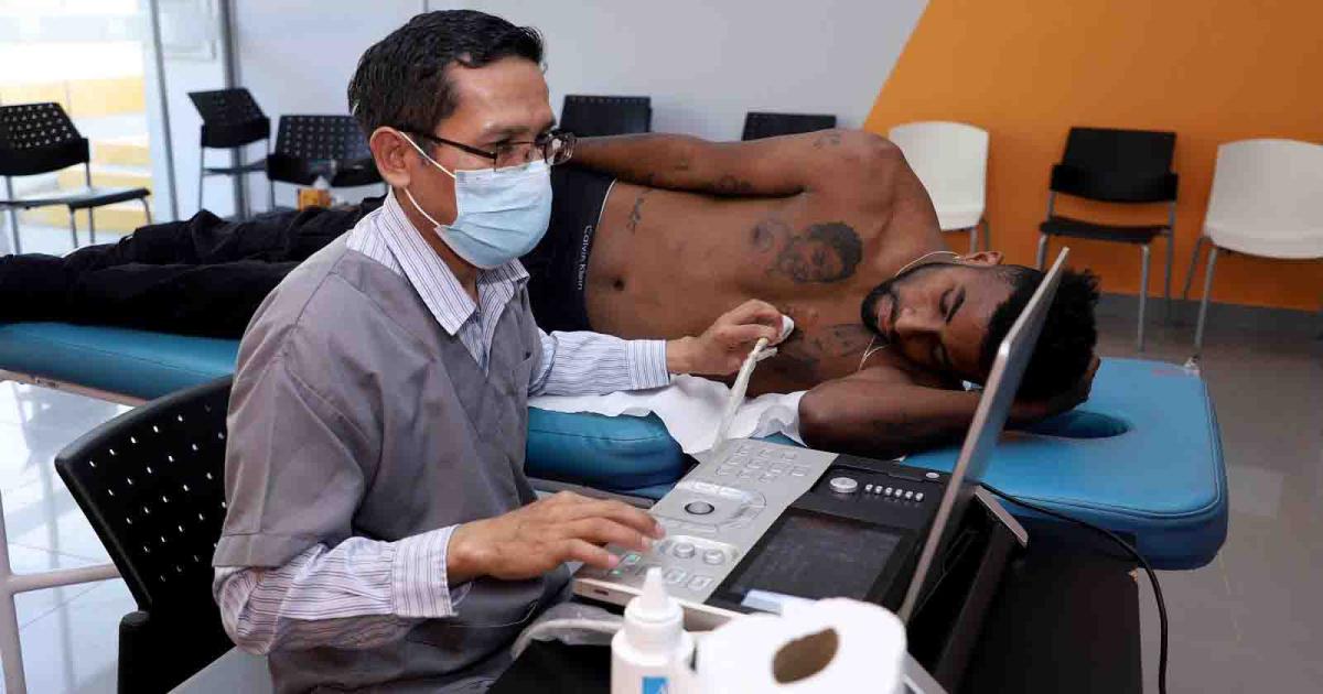 (FOTOS) ¡Puso primera! Plantel de U. César Vallejo pasó exámenes médicos