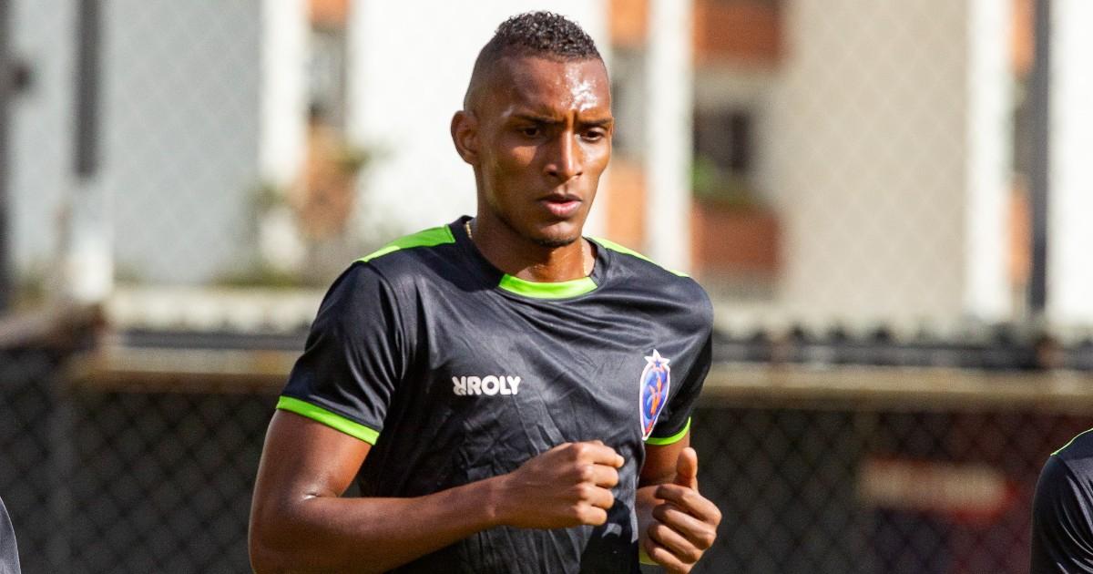 Defensa panameño Jiovany Ramos será jugador de Alianza Lima