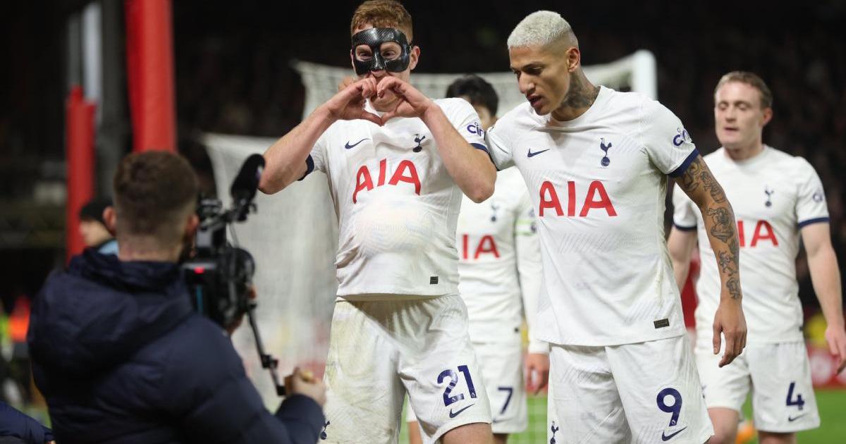 (VIDEO) Tottenham triunfó a domicilio ante Nottingham Forest