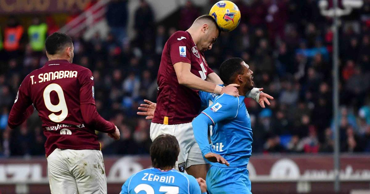 ¡Lo pasó por encima! Torino goleó 3-0 al Napoli y agravó su presente en Serie A