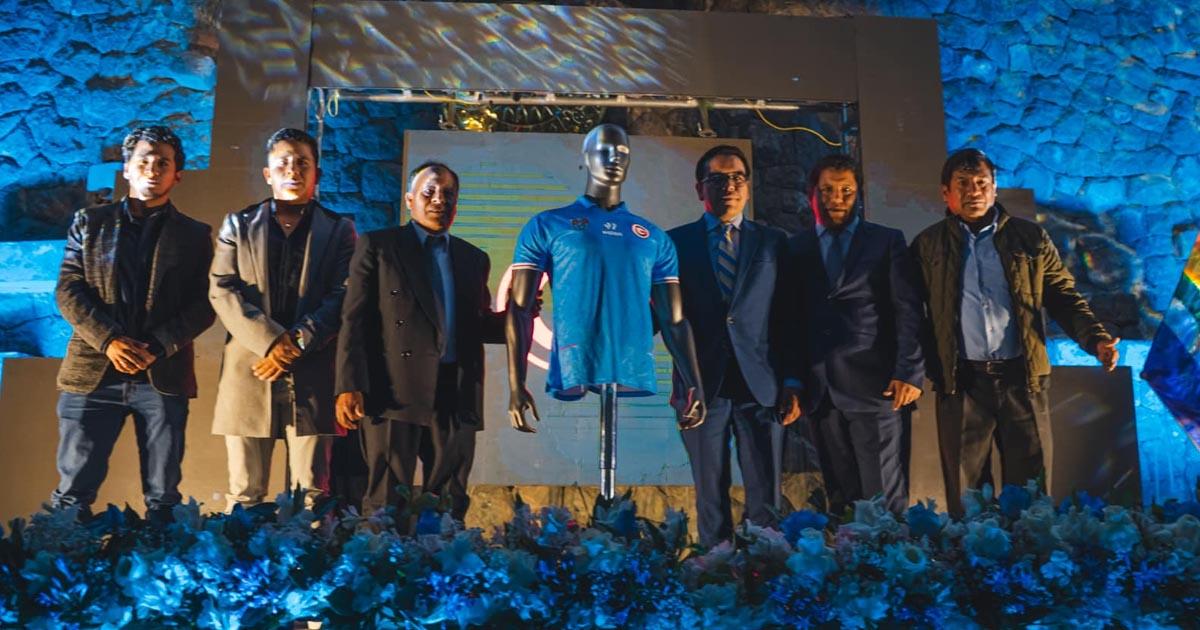 Deportivo Garcilaso presentó su nueva camiseta