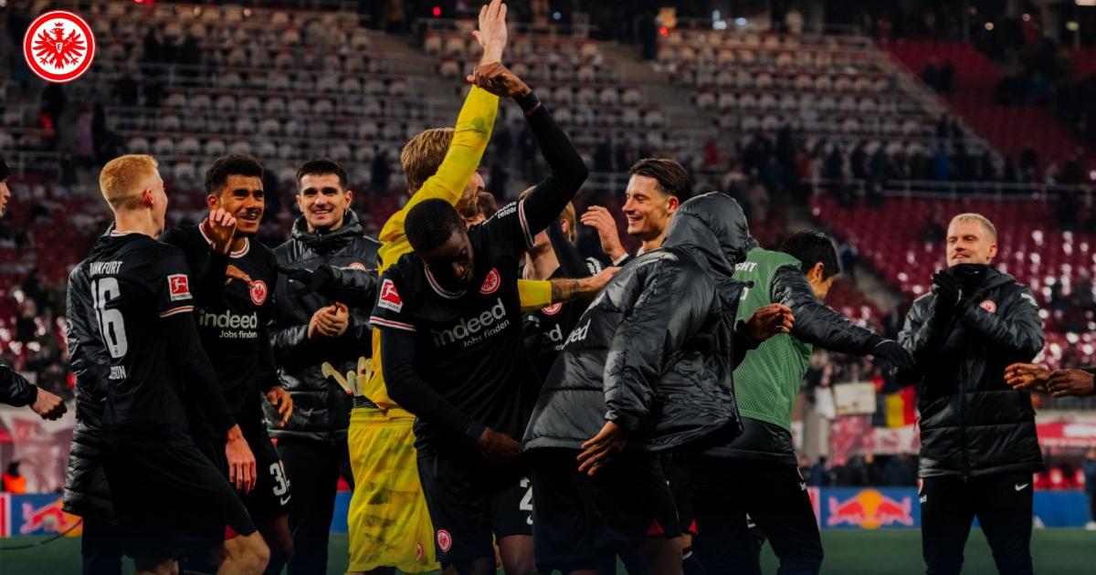 (VIDEO) Frankfurt le quitó el invicto de local al RB Leipzig en la Bundesliga