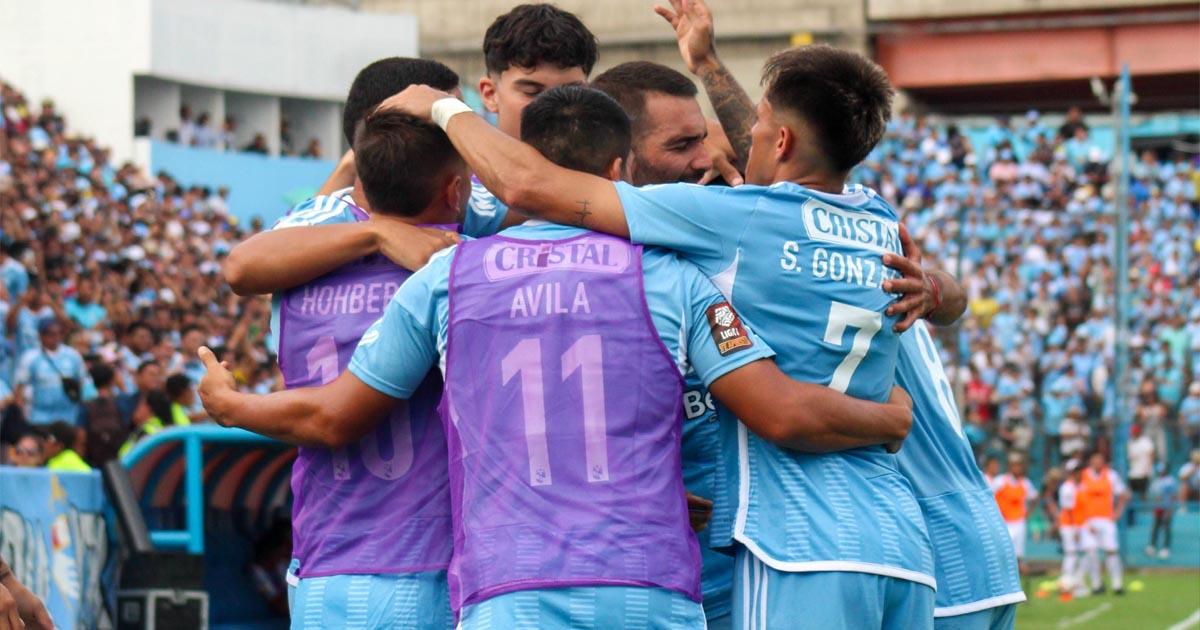 (VIDEO | FOTOS) 'Media caja' para empezar: Cristal goleó 6-2 a ADT en el Gallardo