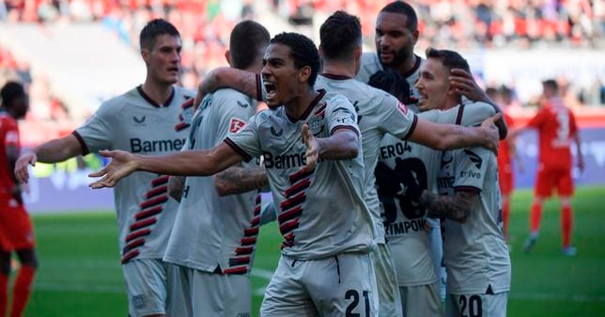 Bayer Leverkusen no tiene pierde y sigue en la punta