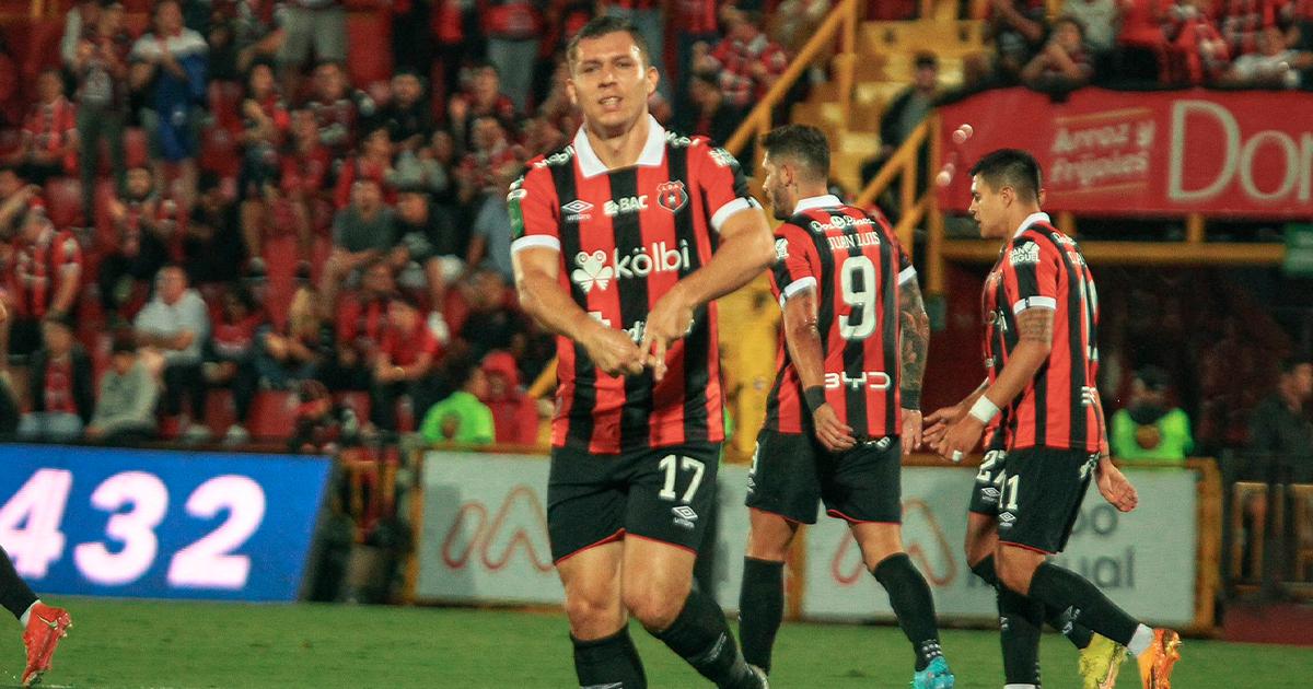 Duarte estuvo en el banco por primera vez en la victoria de Alajuelense