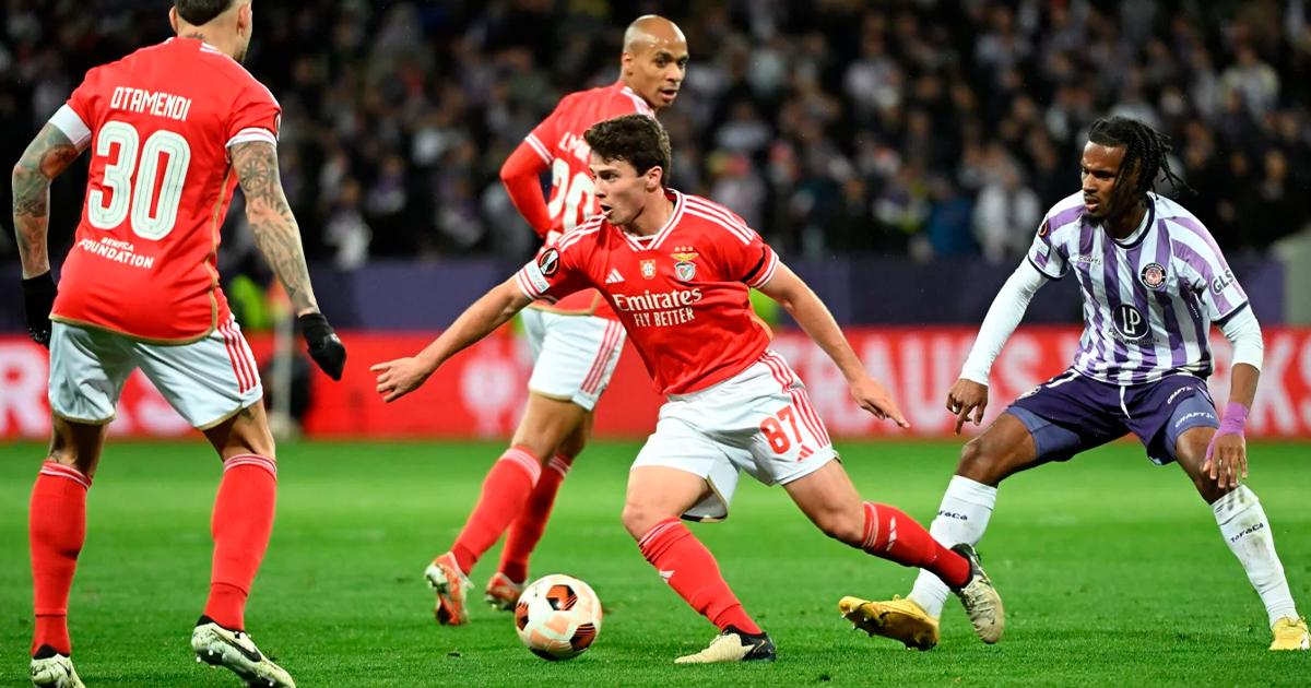 Benfica defendió su ventaja y clasificó a octavos de la Europa League