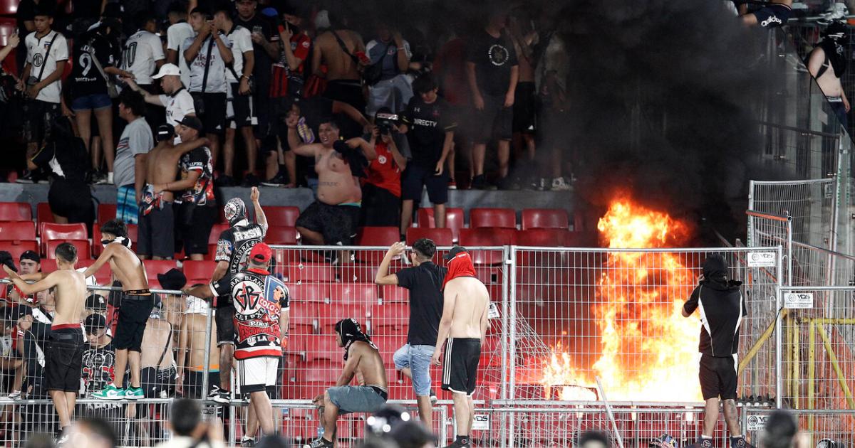 Supercopa de Chile se suspendió por incidentes de la barra de Colo Colo