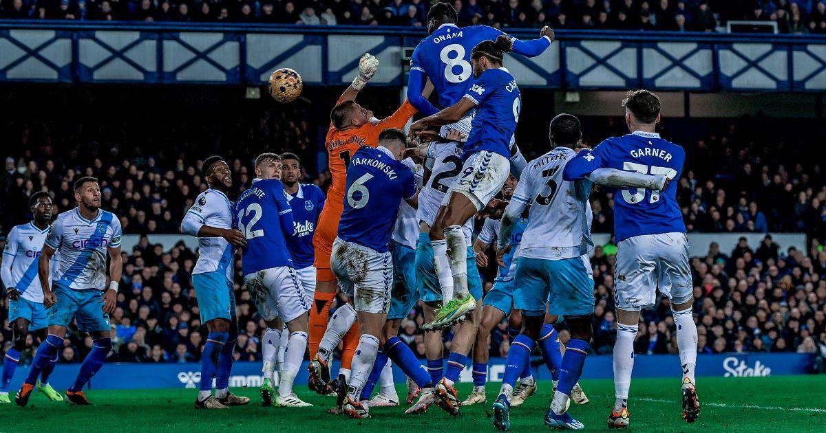 Everton no pudo de local ante el Crystal Palace