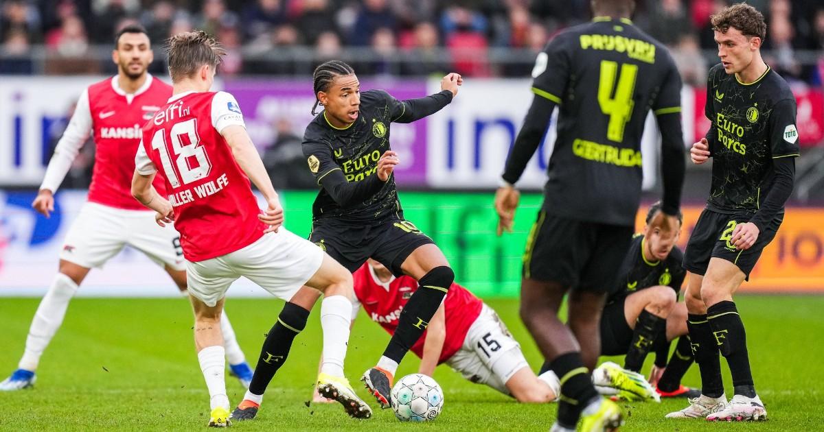 López fue suplente en triunfo de Feyenoord
