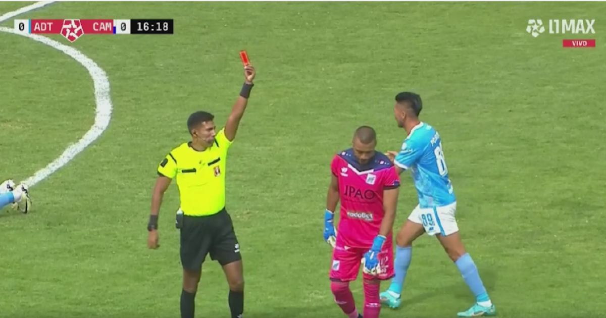 (VIDEO) Manuel Heredia fue expulsado tras darle una patada al delantero Quiñones