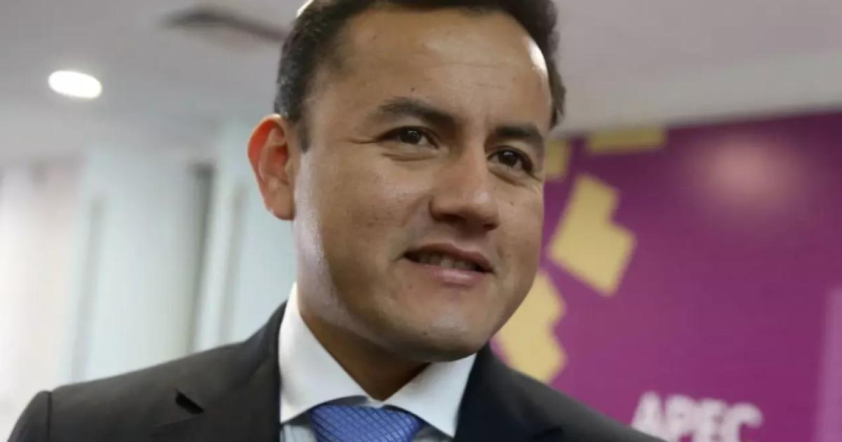 Richard Acuña: "Esperamos a Paolo Guerrero el sábado en Trujillo, pues no hay ningún pedido formal para resolver el contrato"