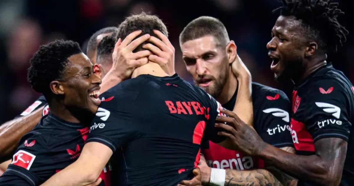 Bayer Leverkusen goleó por 3-0 a Bayer Múnich y es líder de la Bundesliga