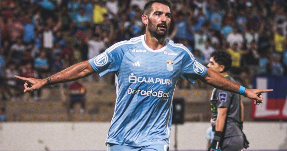 (VIDEO | FOTOS) Con nuevo hat-trick de Cauteruccio, Cristal goleó por 4-0 a Mannucci y trepó a la punta
