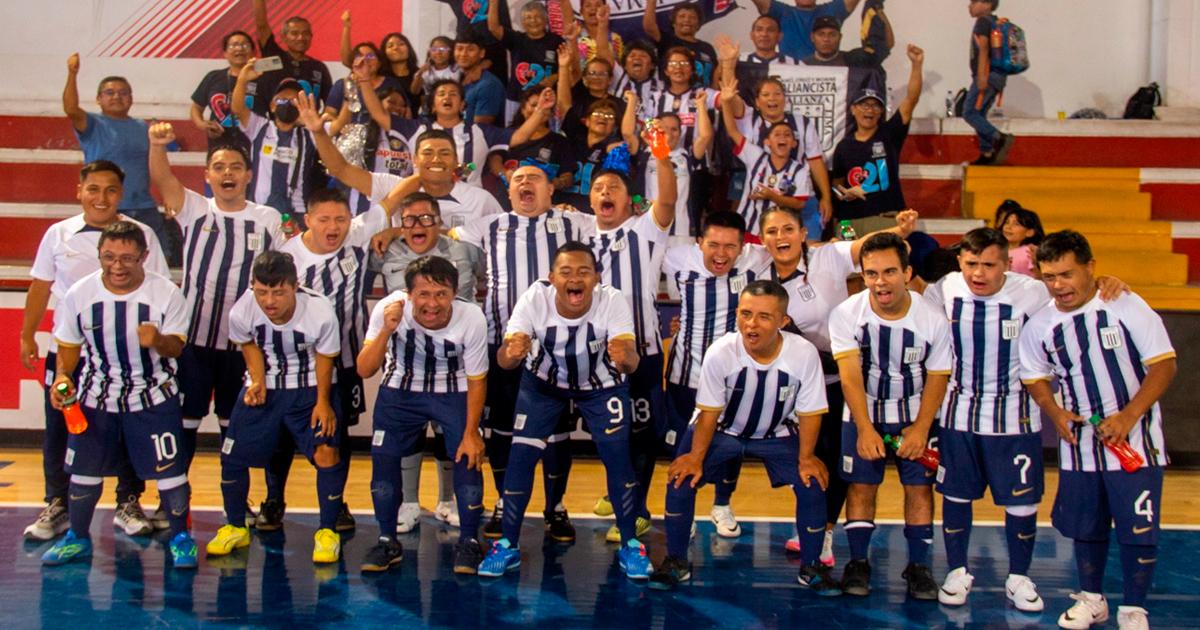 ¡Con el pie derecho!  Equipo de Futsal Down de Alianza Lima venció a San Martín en debut