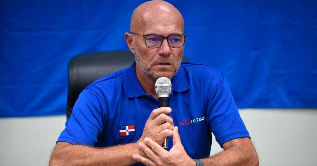 DT de R. Dominicana: "Llegamos bien, estamos un poco cansados, pero estamos confiados y esperemos estar a la altura"