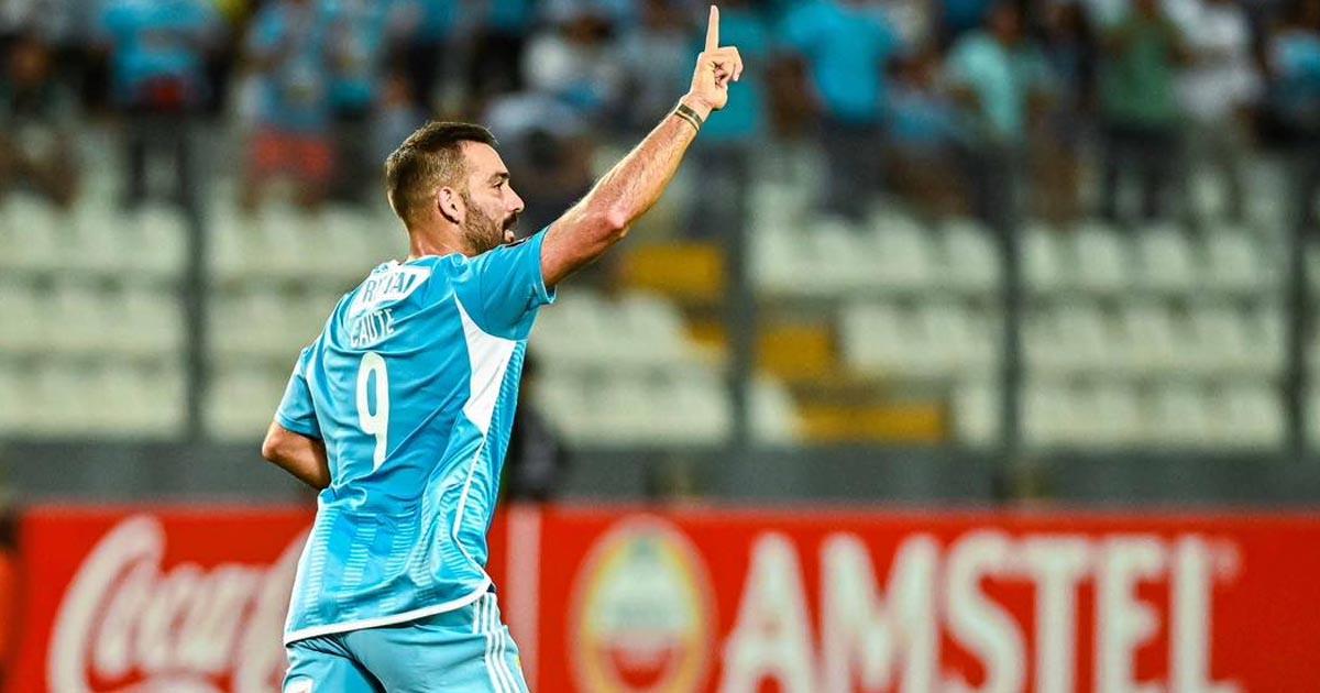 Cauteruccio sobre Guerrero: "Su llegada jerarquiza no solo a su equipo, sino a la Liga"