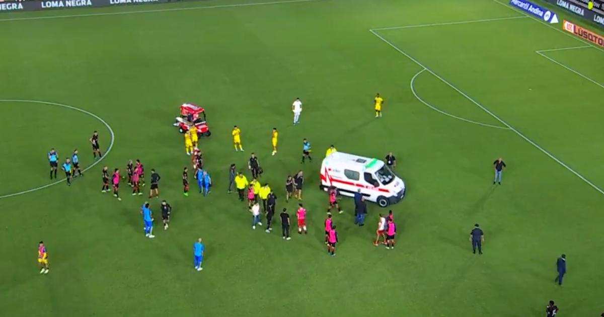Susto en La Plata: Estudiantes vs. Boca fue suspendido por descompensación de Altamirano