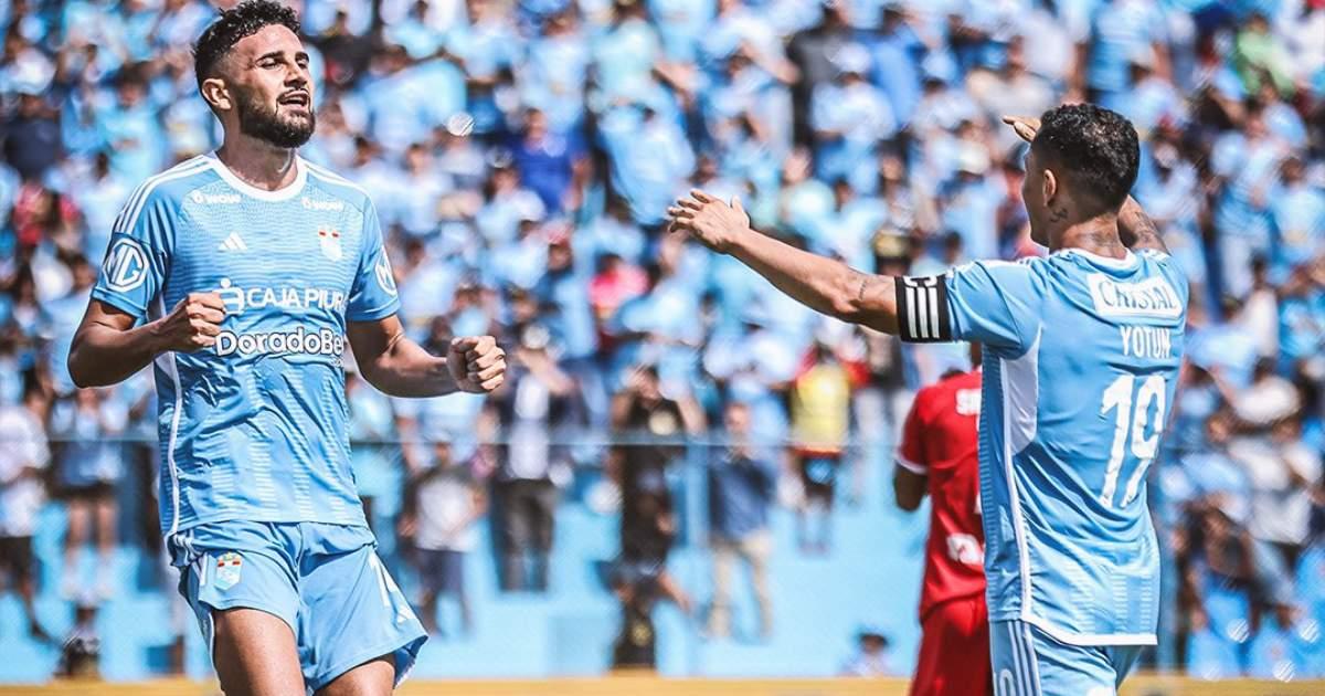 Cristal superó de forma agónica al Atlético Grau y retomó la cima