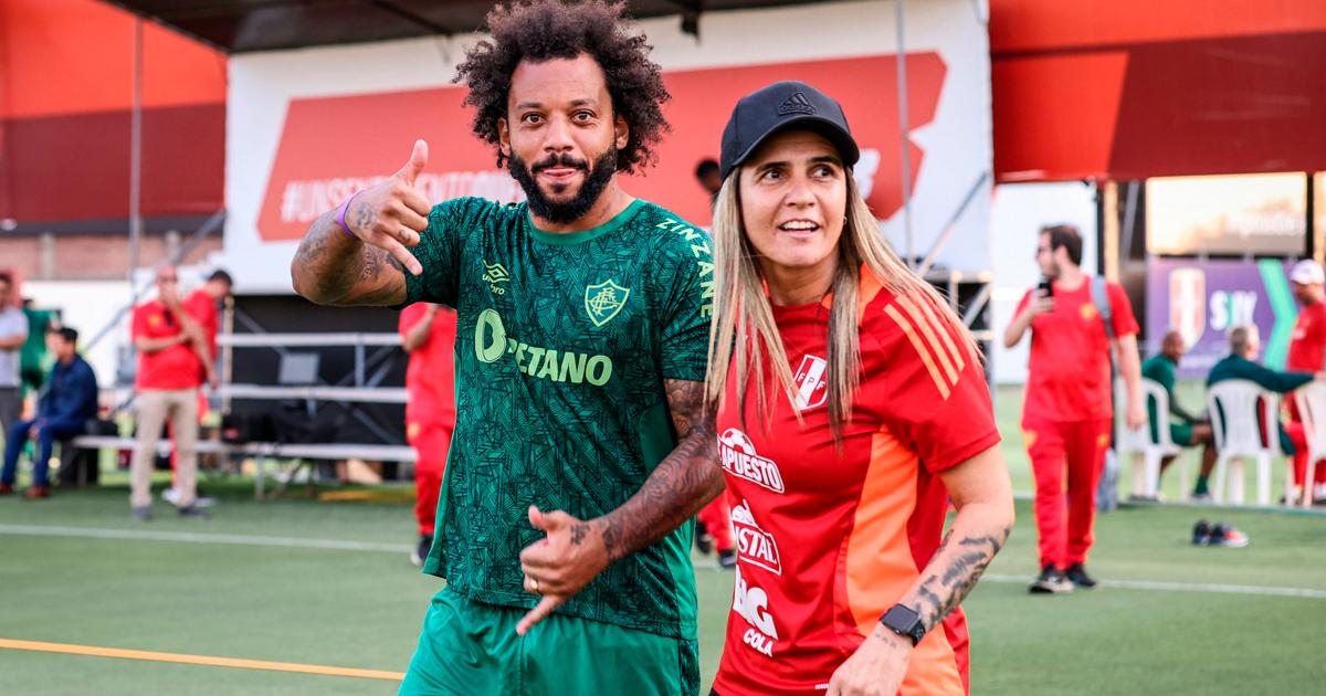 Marcelo y su saludo con la Selección Femenina peruana