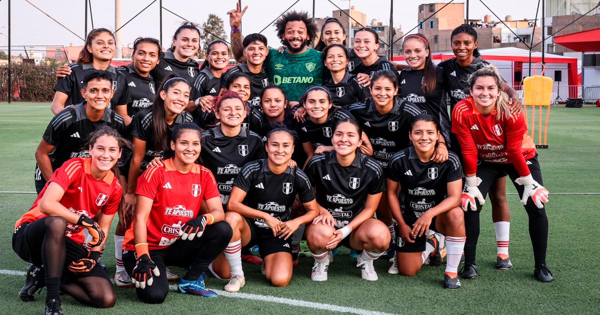 Marcelo y su saludo con la Selección Femenina de Fútbol