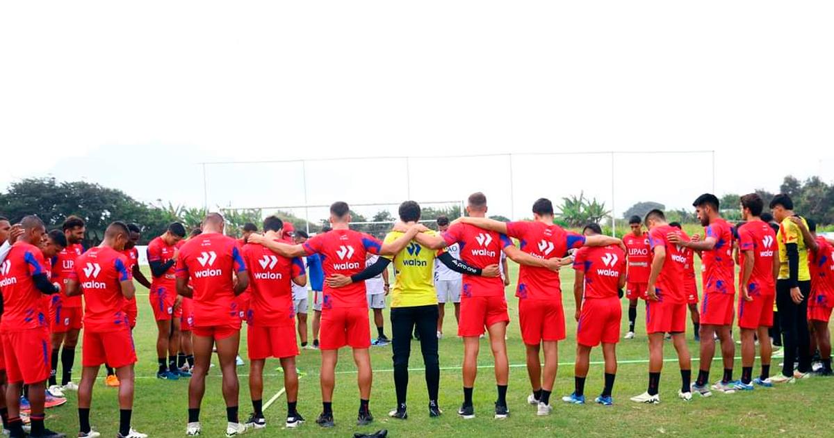 ¡Nueva etapa en Mannucci! Salomón Paredes se puso el buzo Tricolor de manera interina