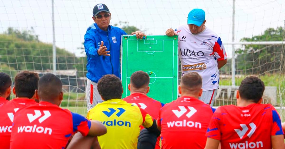 ¡Nueva etapa en Mannucci! Salomón Paredes se puso el buzo Tricolor de manera interina