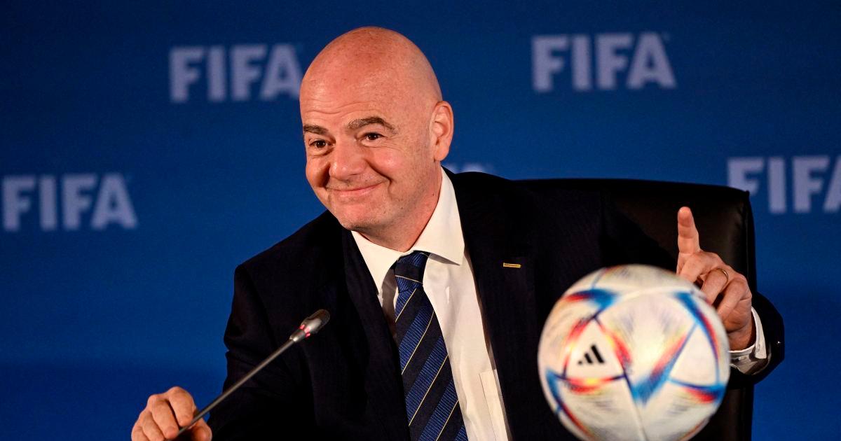 Infantino: "El racismo es un crimen y los que lo cometen no deben entrar nunca más a los estadios"