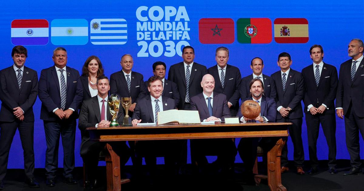 Presidentes de la FIFA, Conmebol, Paraguay y Uruguay firmaron acta del Mundial 2030